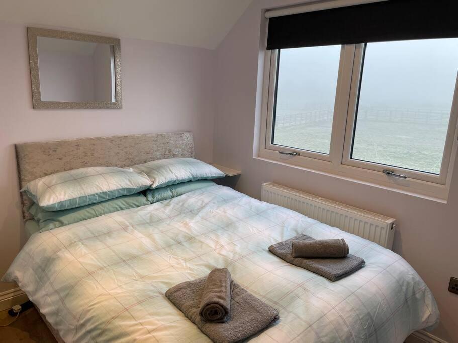 Hanaverian Suit With Amazing Views Of Stud Farm. Driffield Экстерьер фото